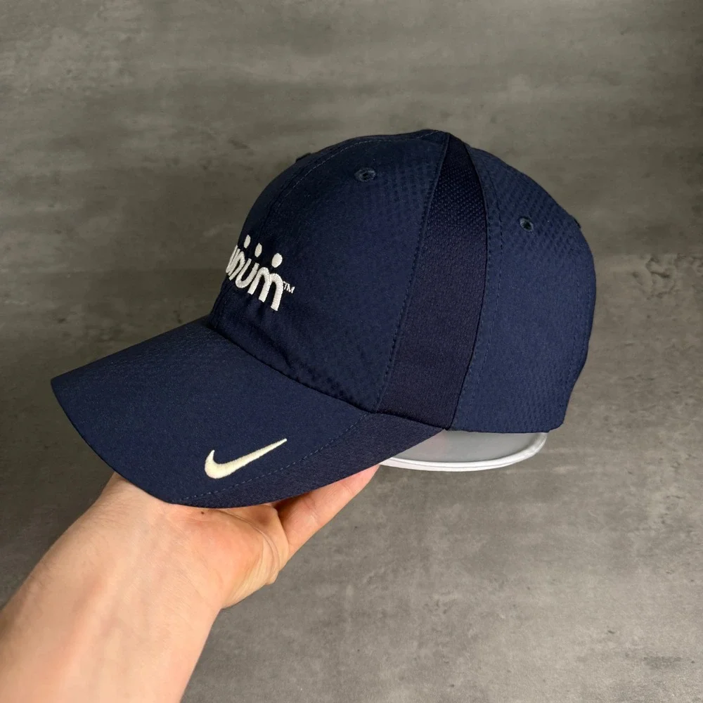 Nike missing top